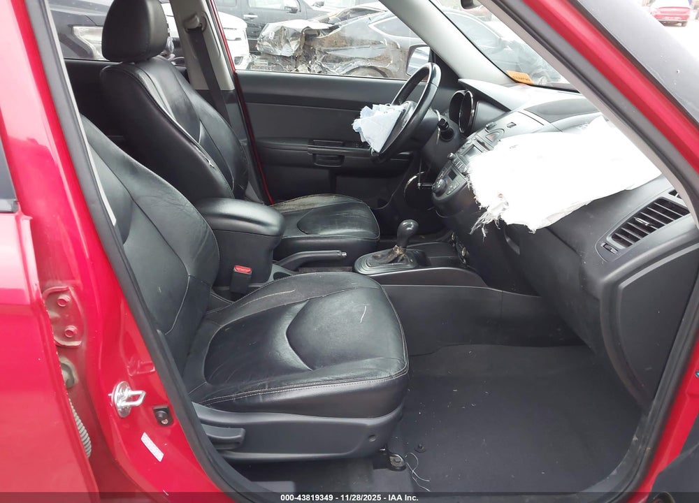 2011 KIA SOUL + VIN: KNDJT2A2XB7293018