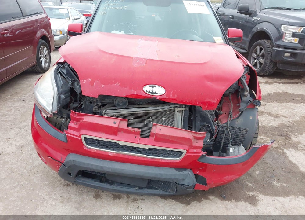 2011 KIA SOUL + VIN: KNDJT2A2XB7293018