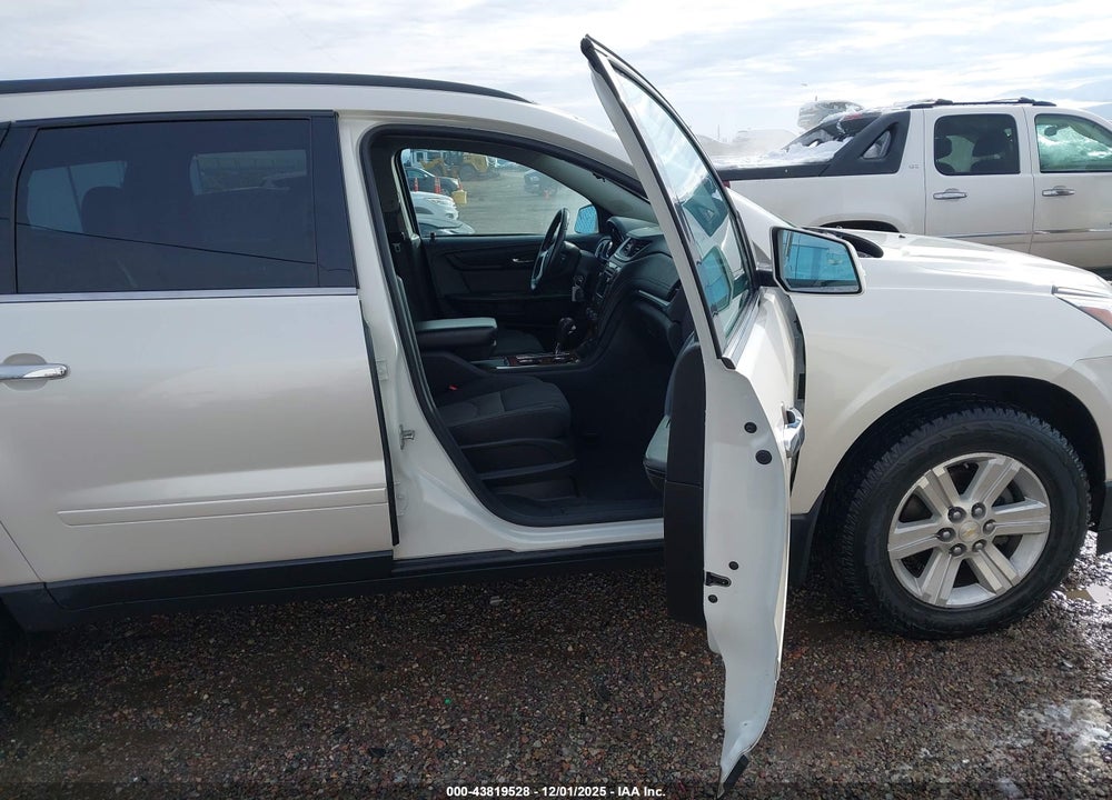 2014 CHEVROLET TRAVERSE 1LT VIN: 1GNKVGKD8EJ323661