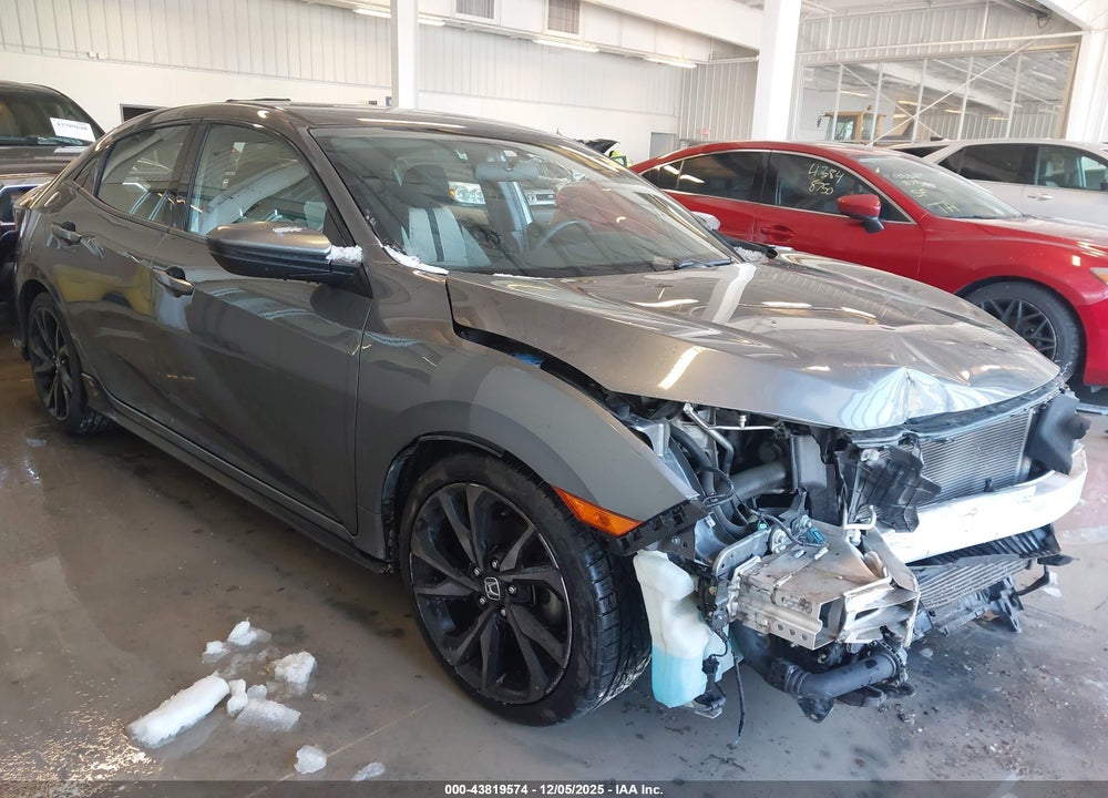 2018 HONDA CIVIC SPORT VIN: SHHFK7H40JU215058