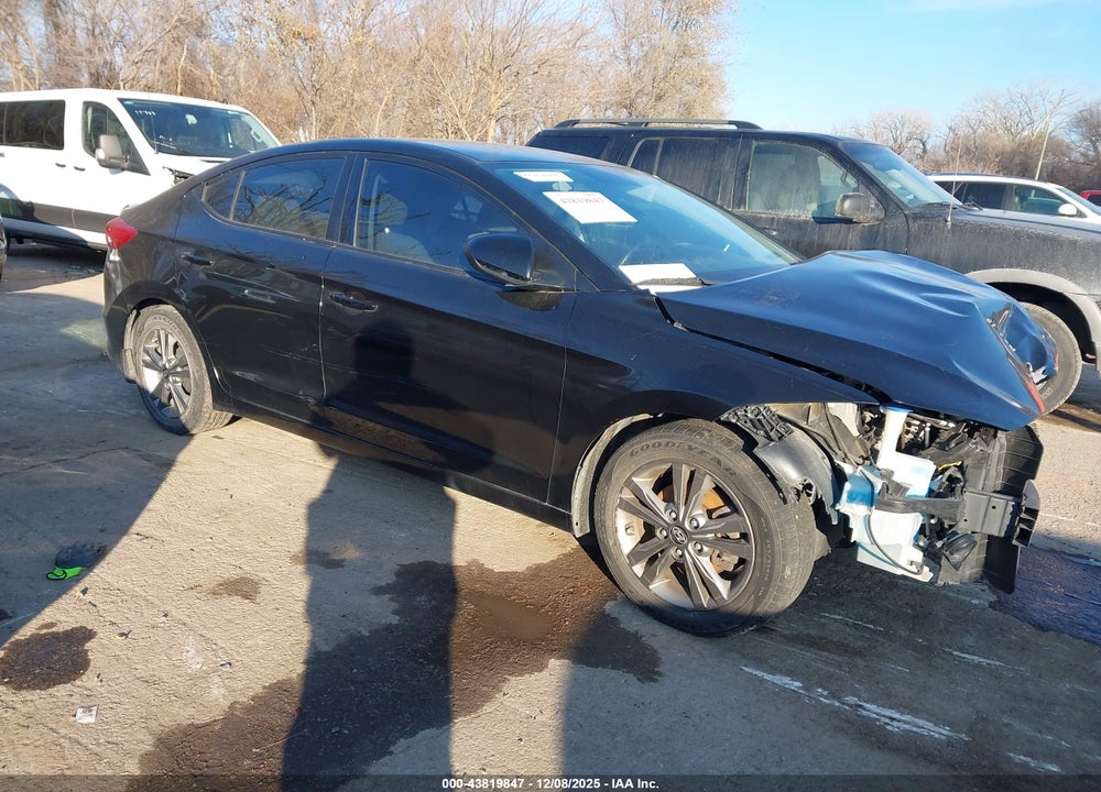 2018 HYUNDAI ELANTRA SE VIN: 5NPD74LF7JH380740