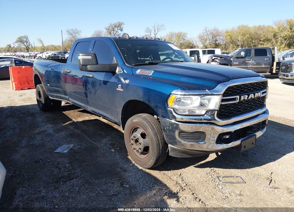 2024 RAM 3500 TRADESMAN  4X4 8' BOX VIN: 3C63RRGL9RG242714