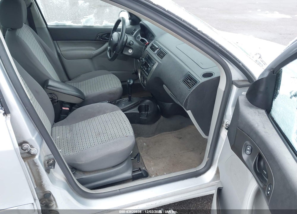 2006 FORD FOCUS ZX4 VIN: 1FAHP34N56W249489
