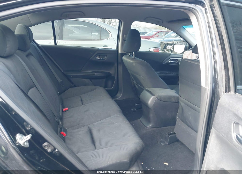 2015 HONDA ACCORD LX VIN: 1HGCR2F38FA005192