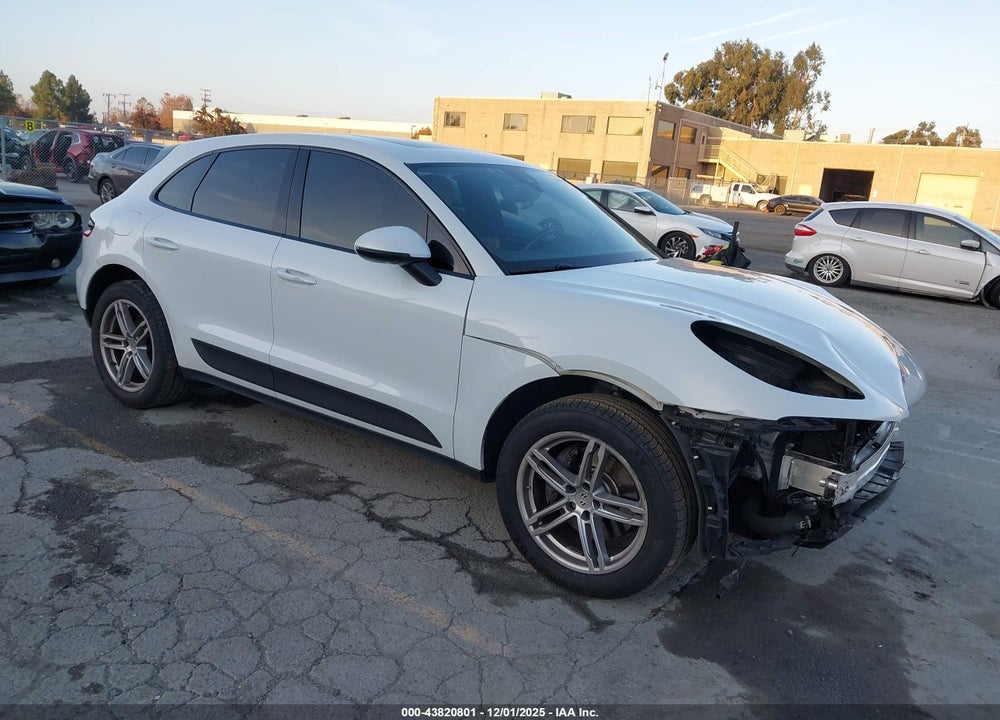 2018 PORSCHE MACAN VIN: WP1AA2A55JLB24996