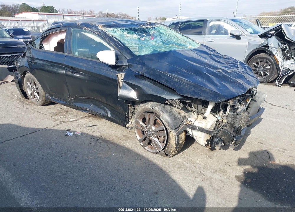2017 HYUNDAI ELANTRA SE VIN: 5NPD84LF8HH020173