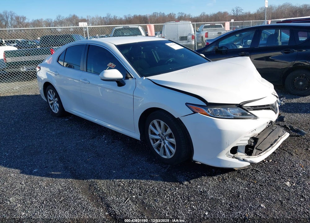 2018 TOYOTA CAMRY LE VIN: JTNB11HK7J3029640