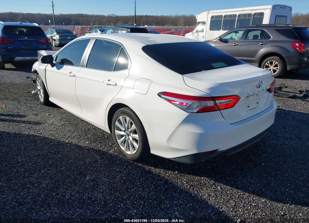2018 TOYOTA CAMRY LE VIN: JTNB11HK7J3029640