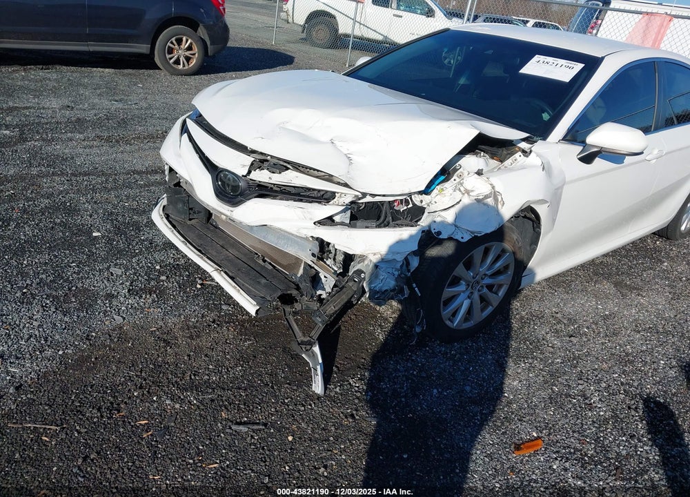 2018 TOYOTA CAMRY LE VIN: JTNB11HK7J3029640