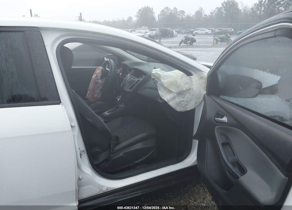 2014 FORD FOCUS SE VIN: 1FADP3K23EL375938