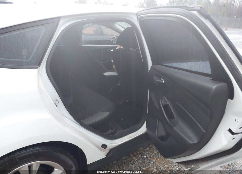 2014 FORD FOCUS SE VIN: 1FADP3K23EL375938