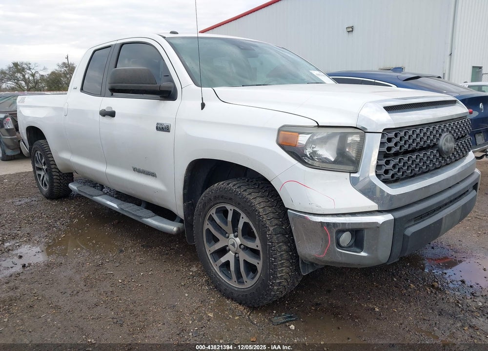 2018 TOYOTA TUNDRA SR5 5.7L V8 VIN: 5TFUW5F17JX716416