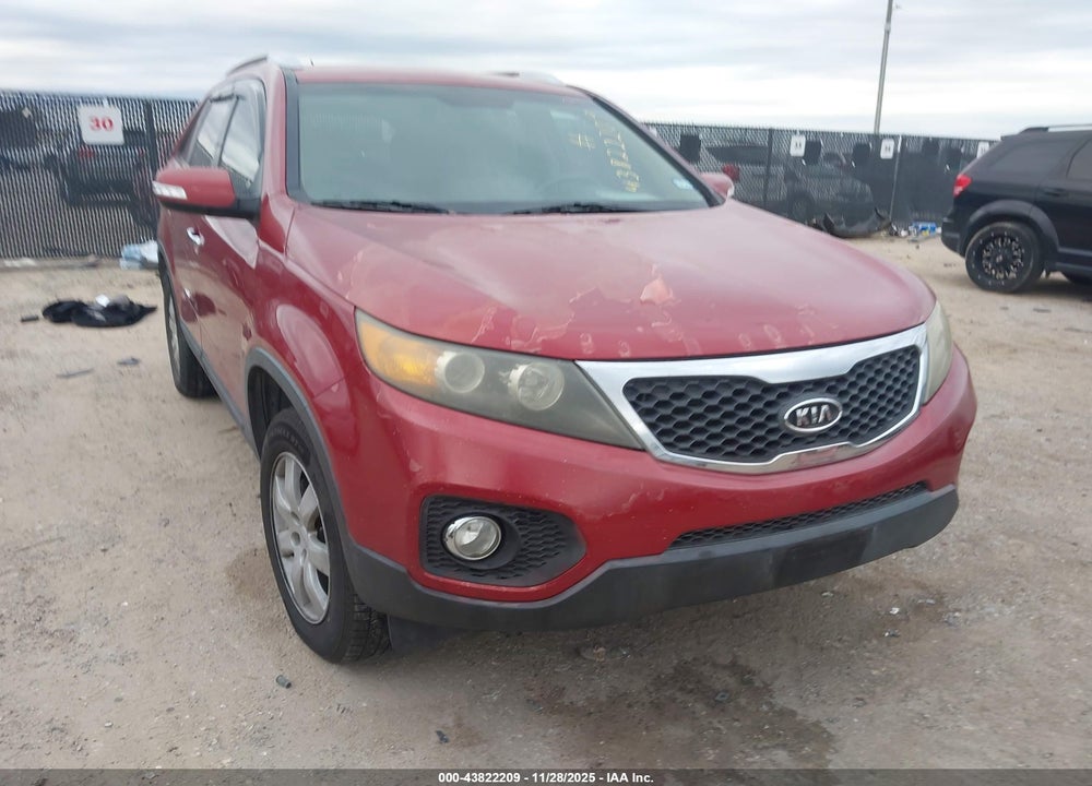 2011 KIA SORENTO LX VIN: 5XYKT3A12BG046158