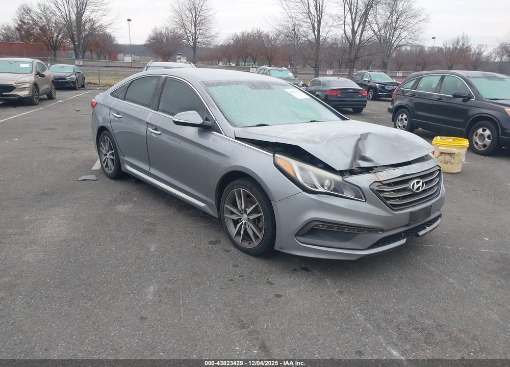 2015 HYUNDAI SONATA SPORT 2.0T VIN: 5NPE34AB1FH096639