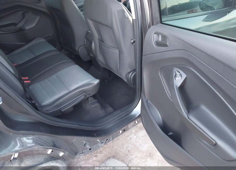 2017 FORD ESCAPE S VIN: 1FMCU0F77HUE15998