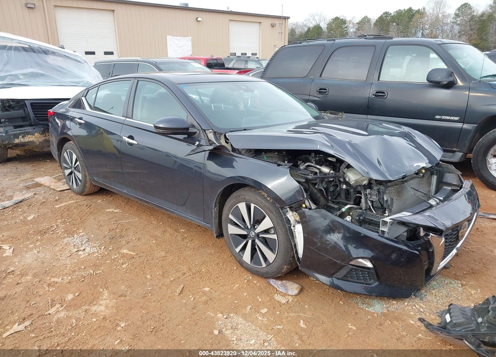 2021 NISSAN ALTIMA SV FWD VIN: 1N4BL4DV2MN401030