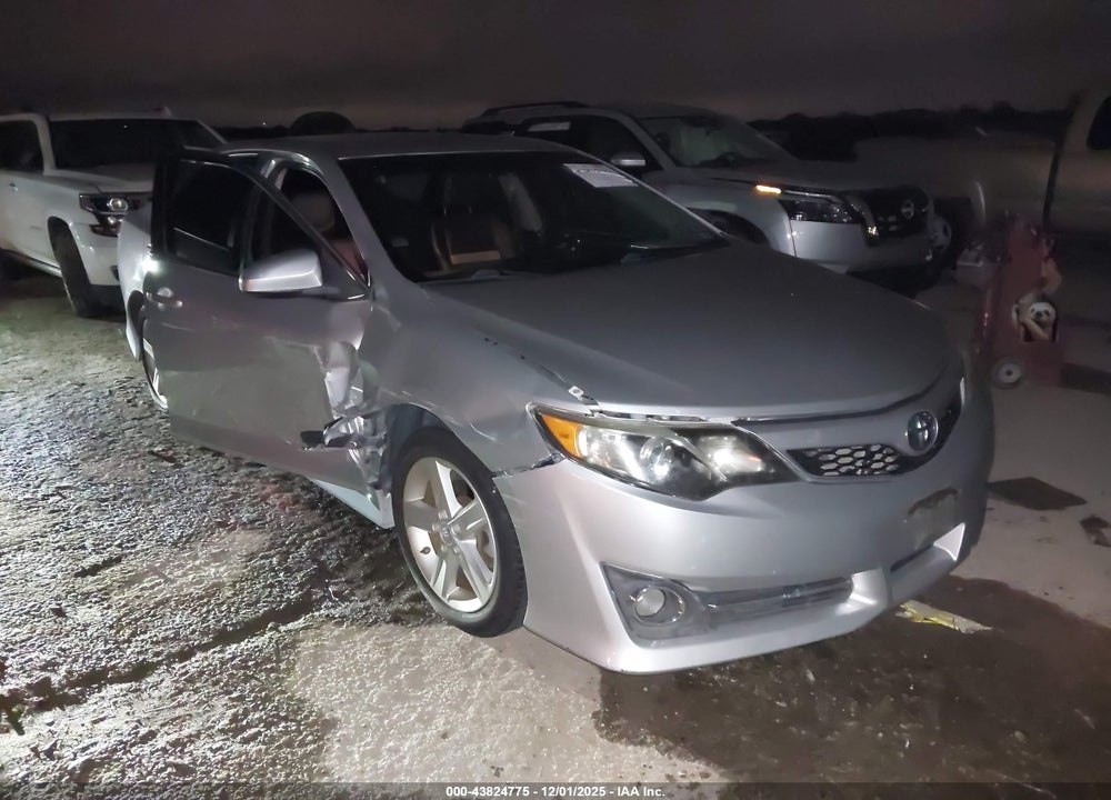 2014 TOYOTA CAMRY SE VIN: 4T1BF1FK5EU748177
