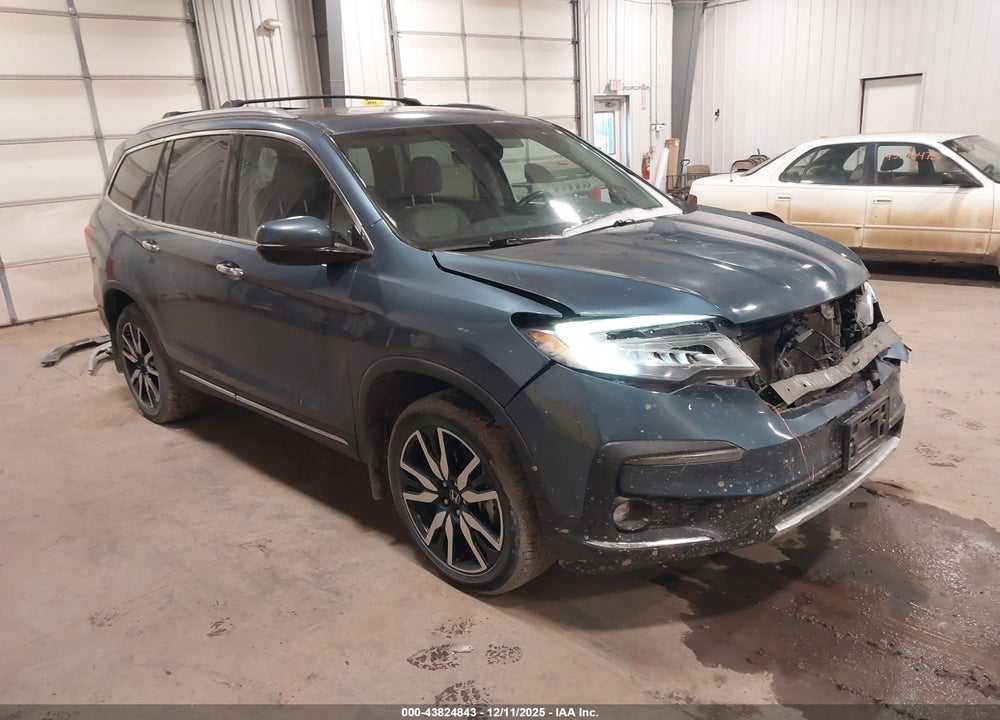 2019 HONDA PILOT TOURING VIN: 5FNYF6H61KB096481