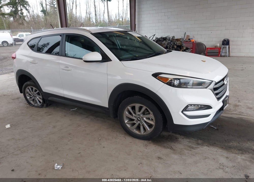 2016 HYUNDAI TUCSON SE VIN: KM8J3CA45GU113522