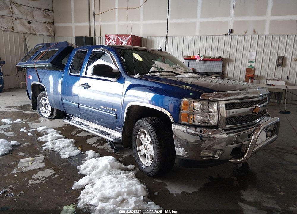 2013 CHEVROLET SILVERADO 1500 LT VIN: 1GCRKSE75DZ338448