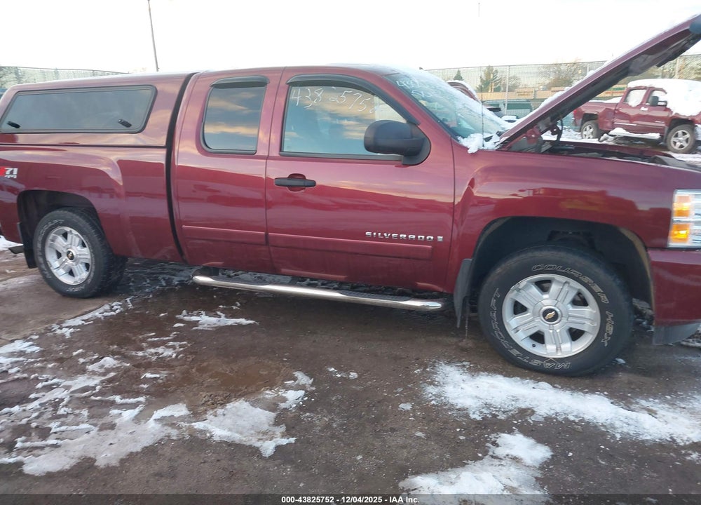 2008 CHEVROLET SILVERADO 1500 LT1 VIN: 2GCEK19J681139034