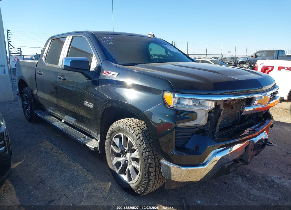 2022 CHEVROLET SILVERADO 1500 4WD  STANDARD BED LT VIN: 1GCUDDEDXNZ560734