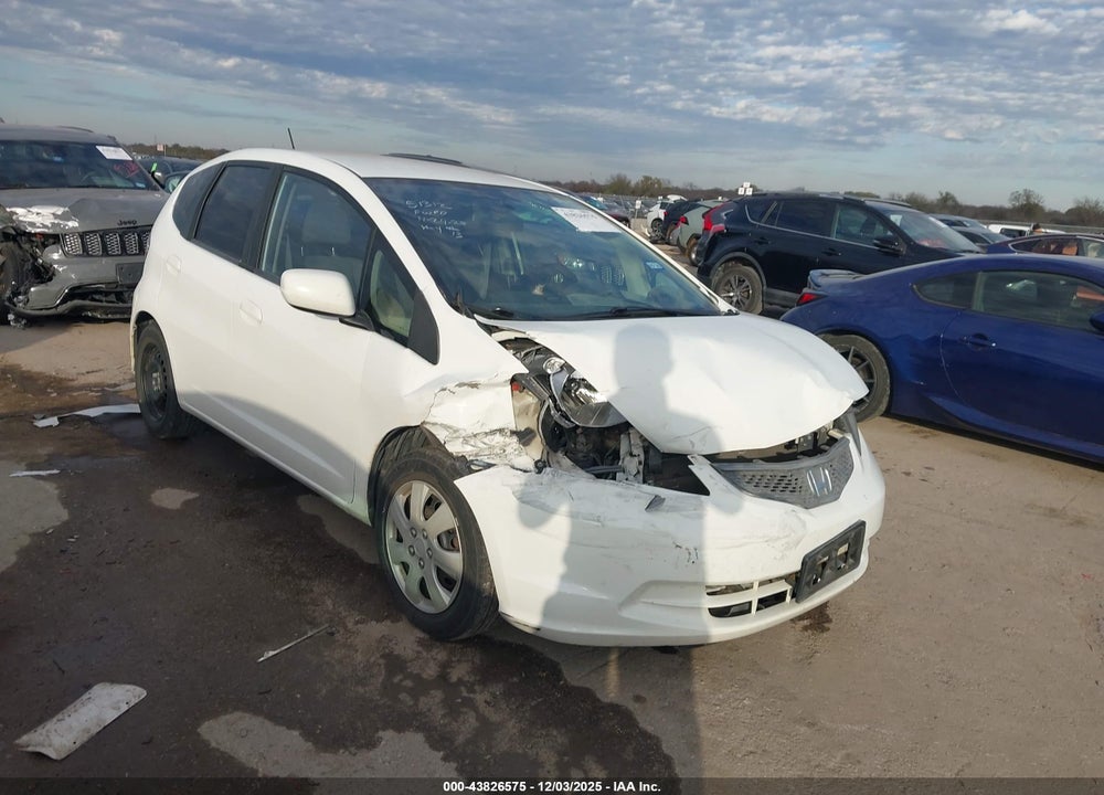 2012 HONDA FIT VIN: JHMGE8H35CC028648