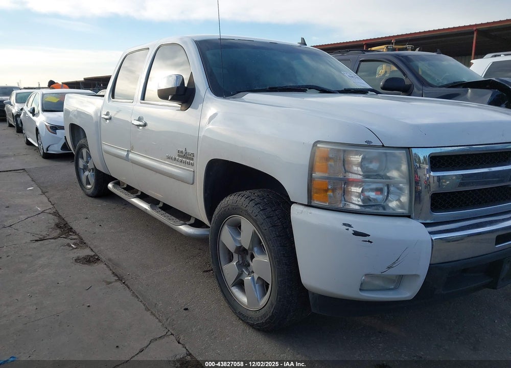 2011 CHEVROLET SILVERADO 1500 LT VIN: 3GCPCSE06BG299244