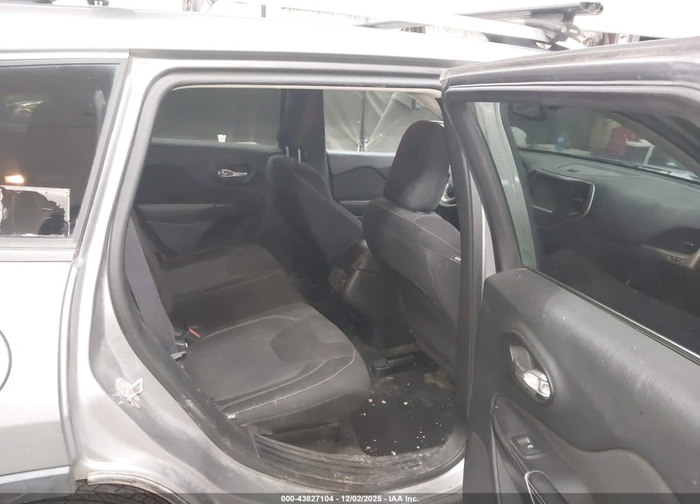 2015 JEEP CHEROKEE LATITUDE VIN: 1C4PJMCS3FW788214