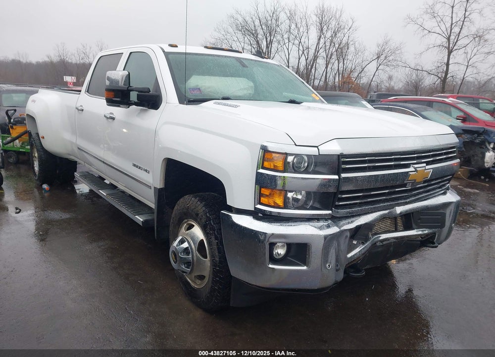 2015 CHEVROLET SILVERADO 3500HD LTZ VIN: 1GC4K0C89FF578276