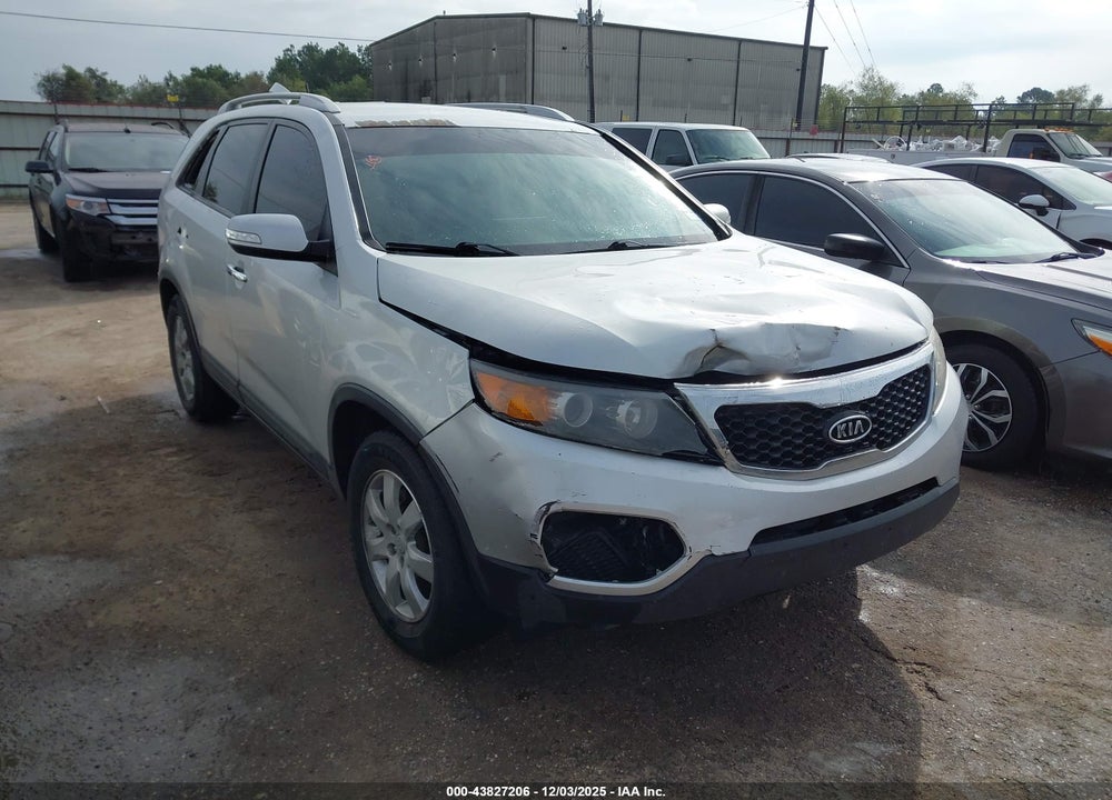 2013 KIA SORENTO LX V6 VIN: 5XYKT4A25DG363885