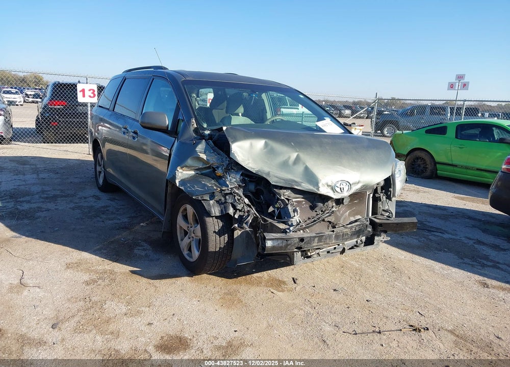 2013 TOYOTA SIENNA LE V6 8 PASSENGER VIN: 5TDKK3DC7DS378778