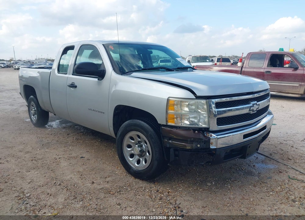 2011 CHEVROLET SILVERADO 1500 WORK TRUCK VIN: 1GCRCPEXXBZ420182