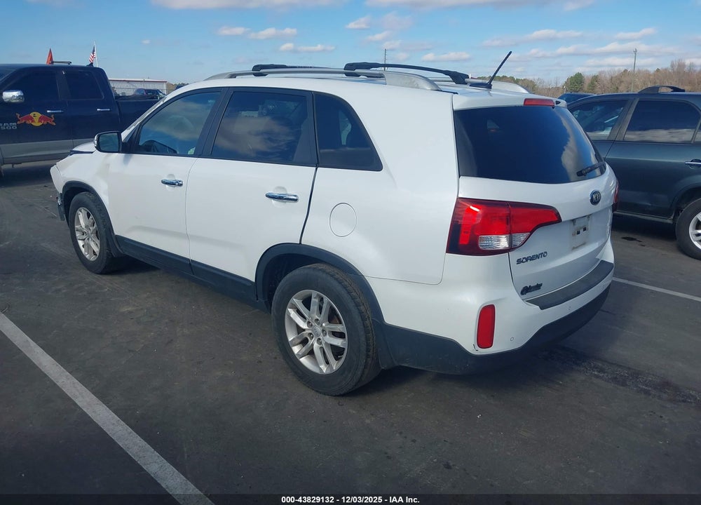 2015 KIA SORENTO LX VIN: 5XYKT3A64FG576763
