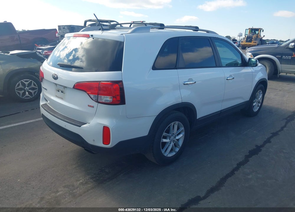 2015 KIA SORENTO LX VIN: 5XYKT3A64FG576763