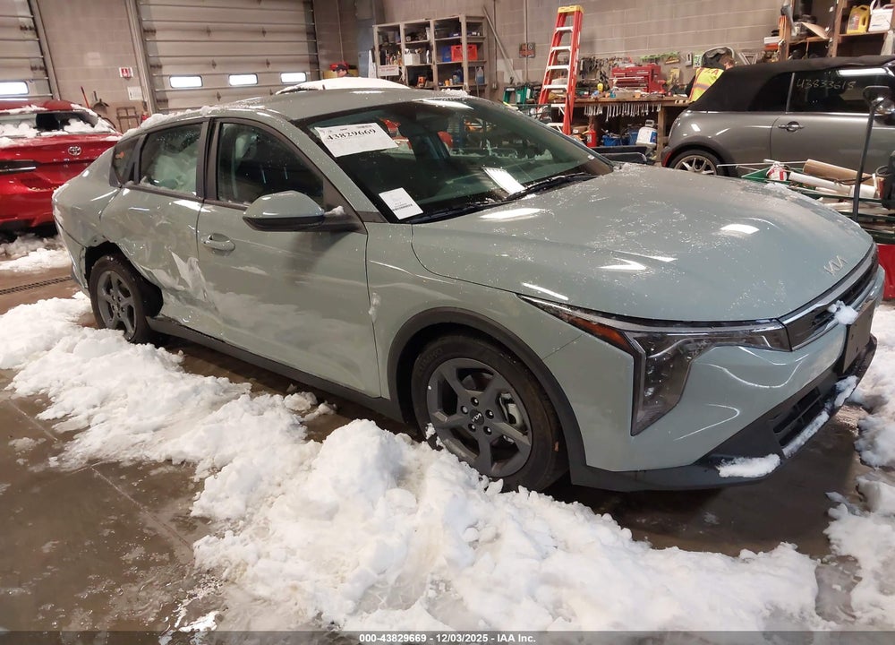 2025 KIA K4 LXS VIN: 3KPFT4DE2SE149793