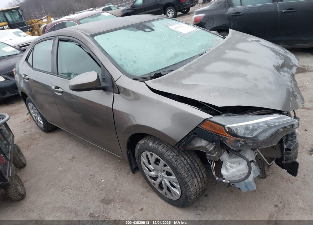 2018 TOYOTA COROLLA LE VIN: 5YFBURHE1JP818832