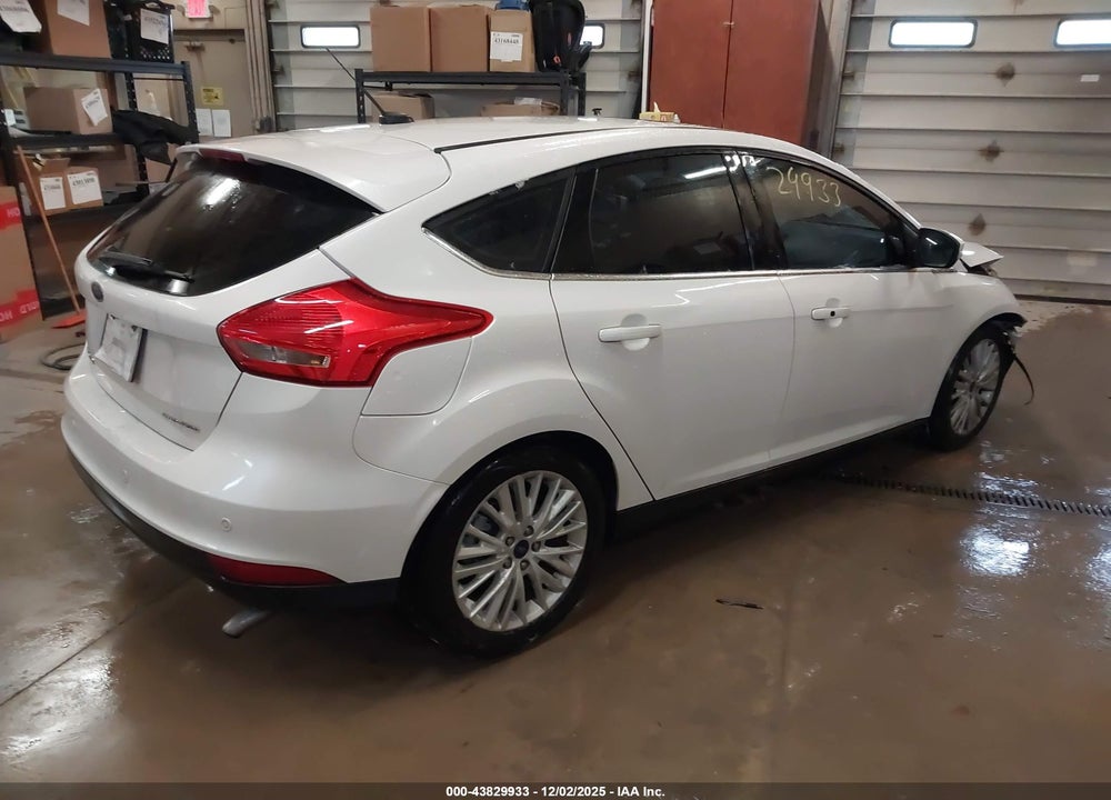 2018 FORD FOCUS TITANIUM VIN: 1FADP3N29JL278765