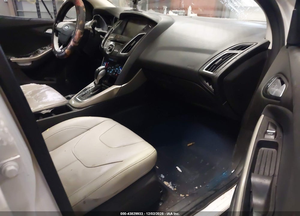2018 FORD FOCUS TITANIUM VIN: 1FADP3N29JL278765