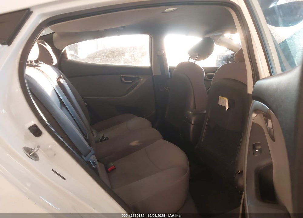 2016 HYUNDAI ELANTRA SE VIN: 5NPDH4AE4GH714576