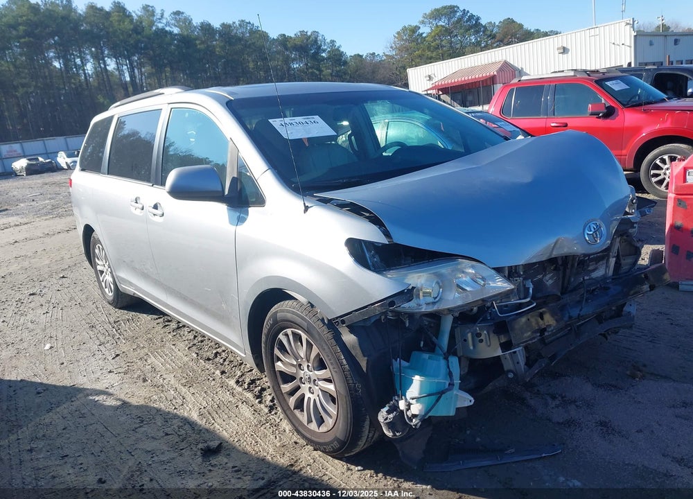 2014 TOYOTA SIENNA XLE V6 8 PASSENGER VIN: 5TDYK3DC6ES426282