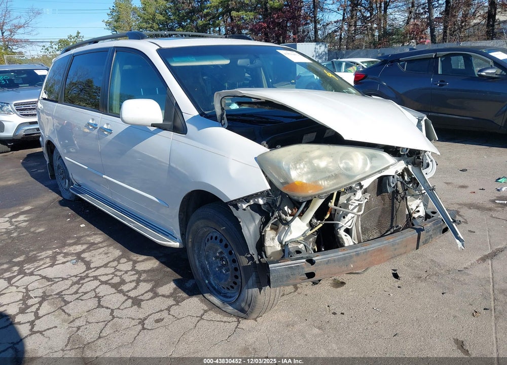 2004 TOYOTA SIENNA XLE VIN: 5TDZA22C84S095837