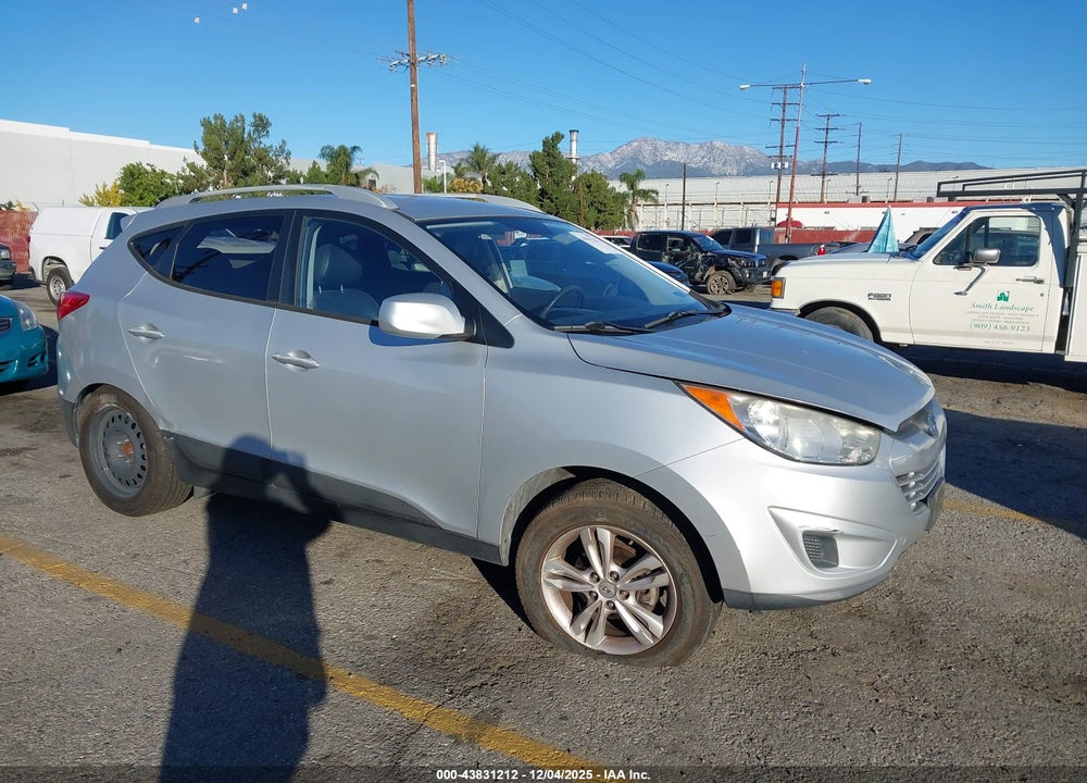 2010 HYUNDAI TUCSON GLS VIN: KM8JU3AC2AU011638