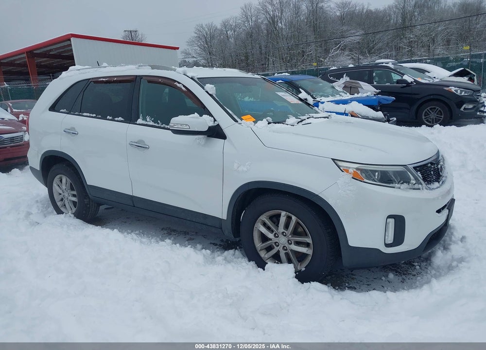 2015 KIA SORENTO LX VIN: 5XYKT3A69FG598497