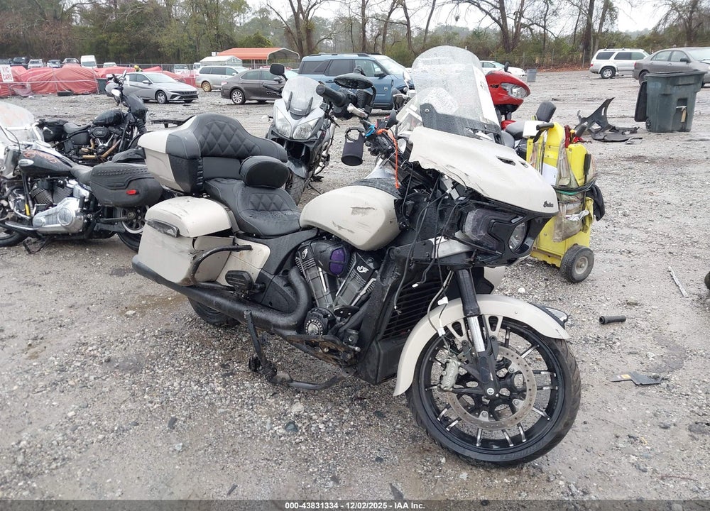 2023 INDIAN MOTORCYCLE CO. PURSUIT DARK HORSE WITH PREMIUM PACKAGE VIN: 56KLDFRR3P3421266