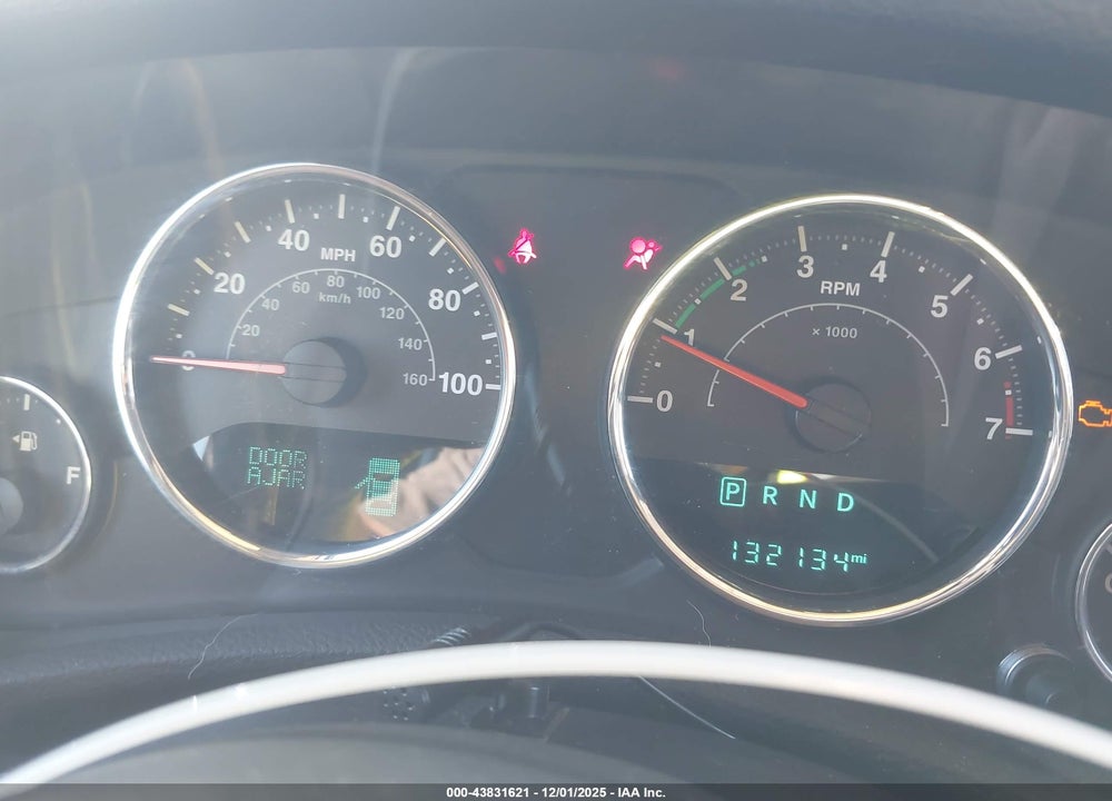 2016 JEEP WRANGLER UNLIMITED SAHARA VIN: 1C4BJWEG6GL251774