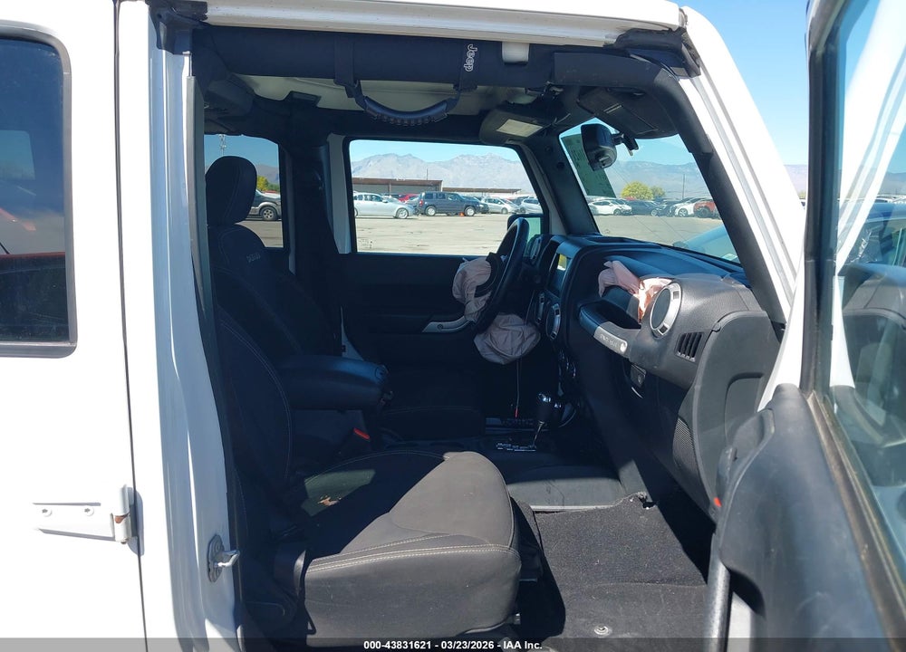 2016 JEEP WRANGLER UNLIMITED SAHARA VIN: 1C4BJWEG6GL251774