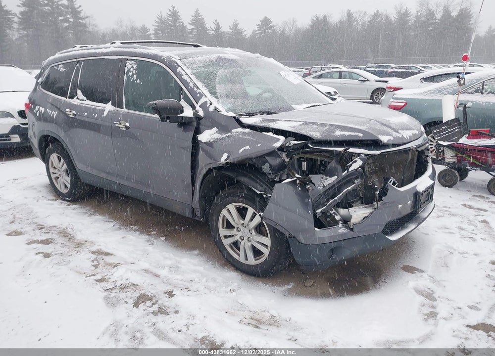 2017 HONDA PILOT LX VIN: 5FNYF6H13HB044671