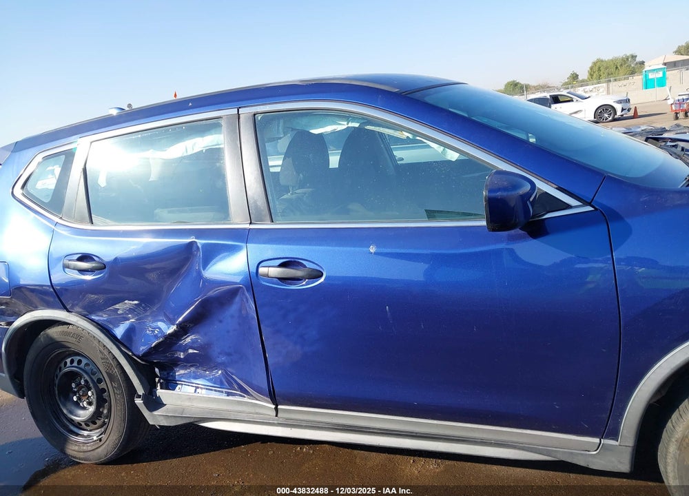 2017 NISSAN ROGUE S VIN: KNMAT2MVXHP519184