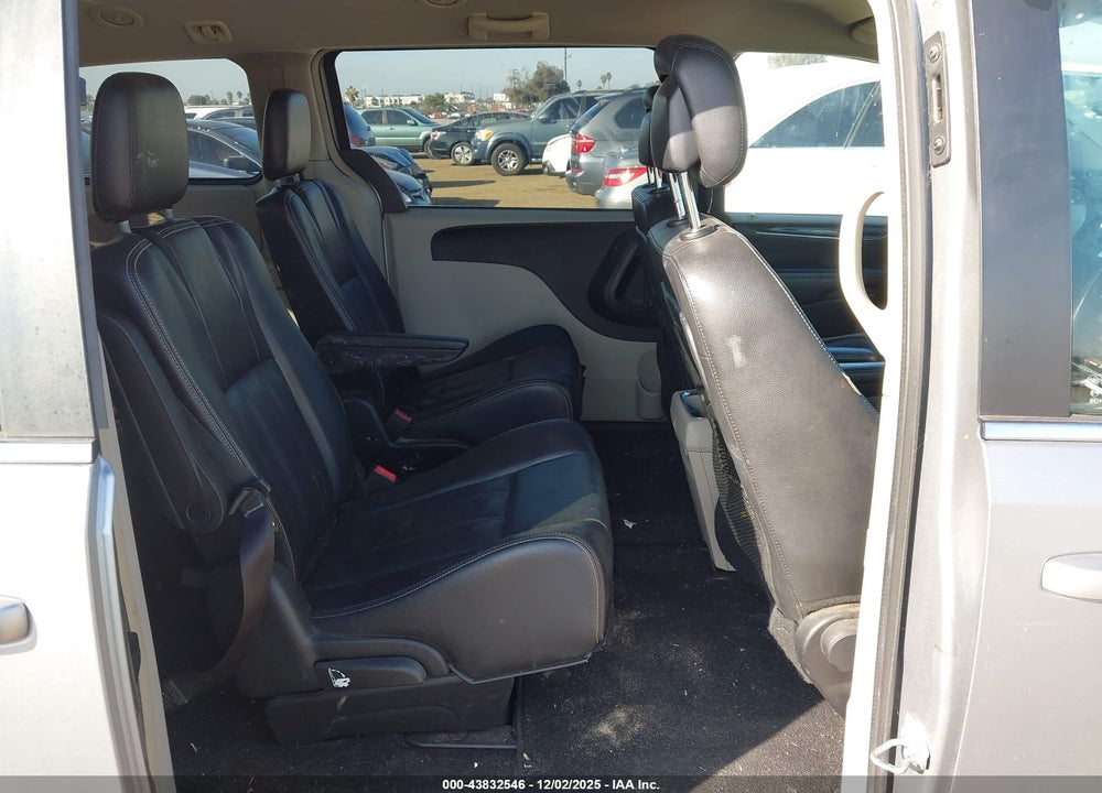2014 CHRYSLER TOWN & COUNTRY TOURING VIN: 2C4RC1BG6ER442910